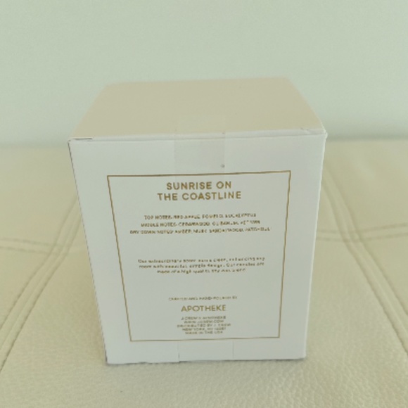 Apotheke’s "Sunrise on the Coastline" Candle - Picture 4 of 6